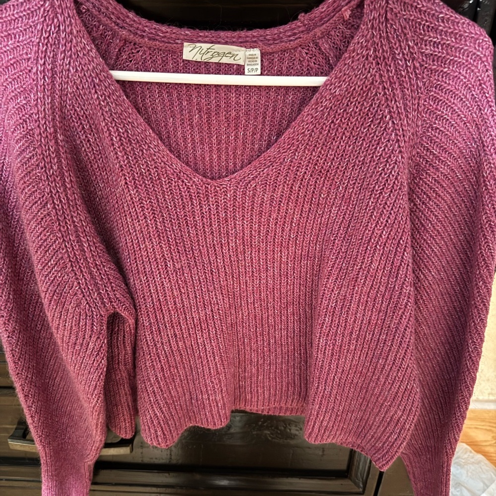 Pink V-Neck Ribbed Knit Sweater - Picture 3 of 3